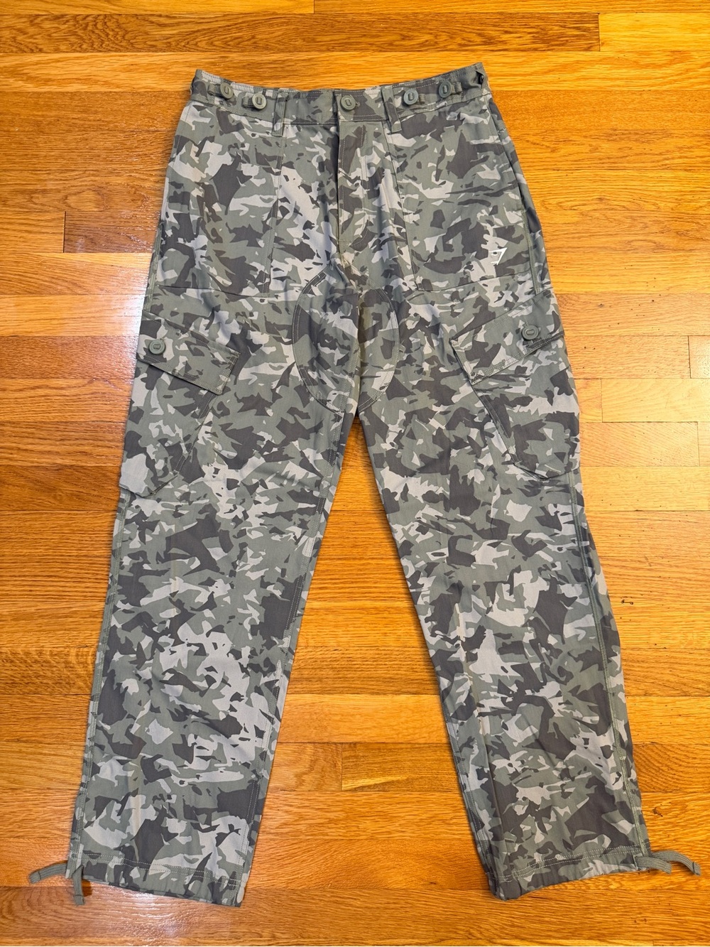 Gymshark Men's Woven Cargo Trouser Pants Camo Green/Gray - Size Small